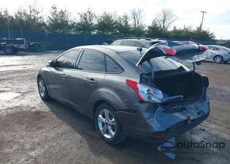 2014 Ford Focus Se z USA, uszkodzony, nr VIN 1FADP3F2XEL379088